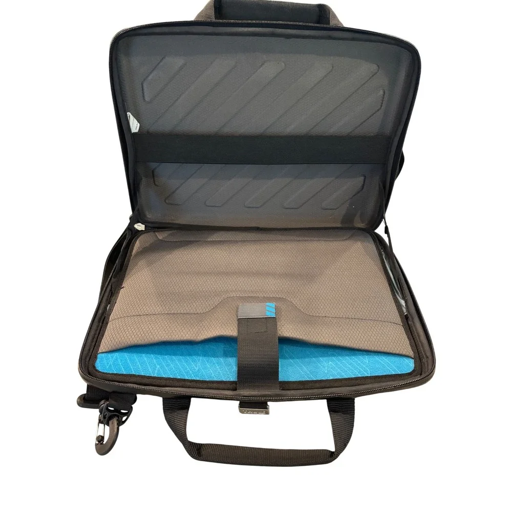 Thule Gauntlet 13 inch‎ MacBook Pro Attache Case Black Hard Shell Laptop Bag